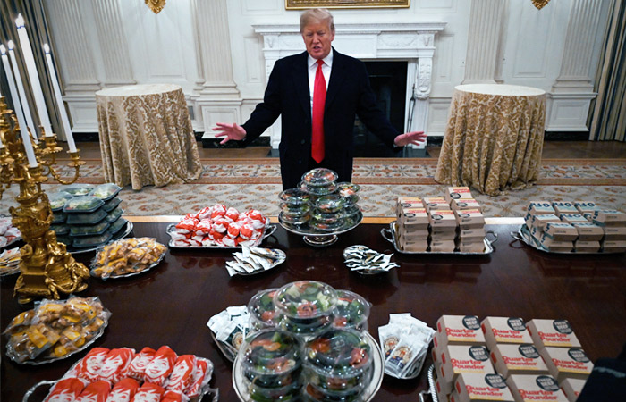 Из-за "шатдауна" Трампу пришлось заказать для приема в Белом доме еду из фастфуда