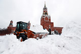 Высота сугробов в Москве достигла рекордной высоты в полметра