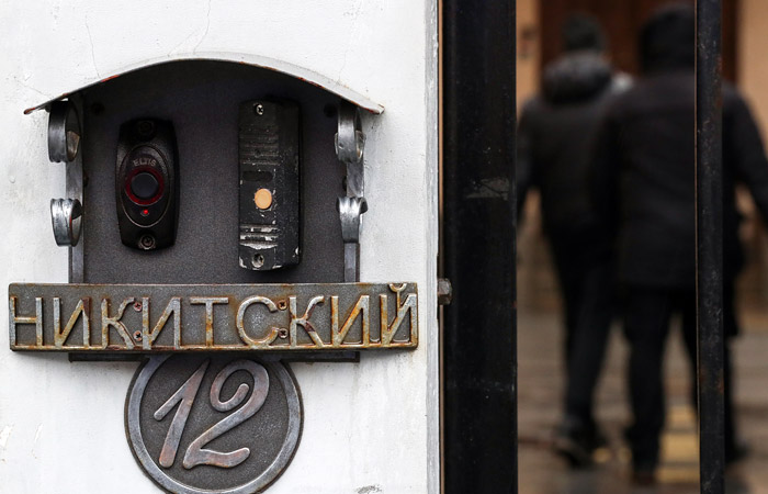 Центральный аппарат СКР подключится к расследованию пожара на Никитском бульваре в Москве
