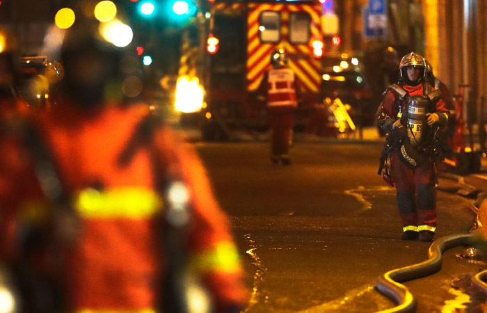 Число жертв пожара в Париже выросло до восьми