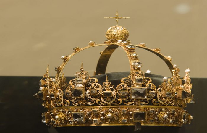 В Швеции в мусоре обнаружены украденные королевские регалии стоимостью $7,2 млн