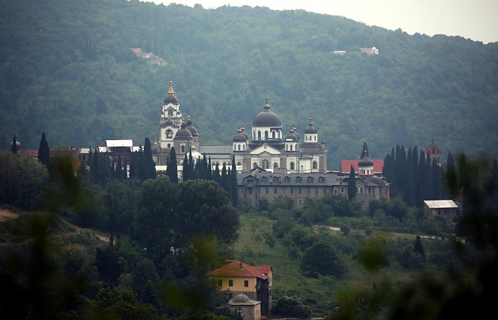 Афонские монахи покинули монастырь после визита епископа новой церкви Украины
