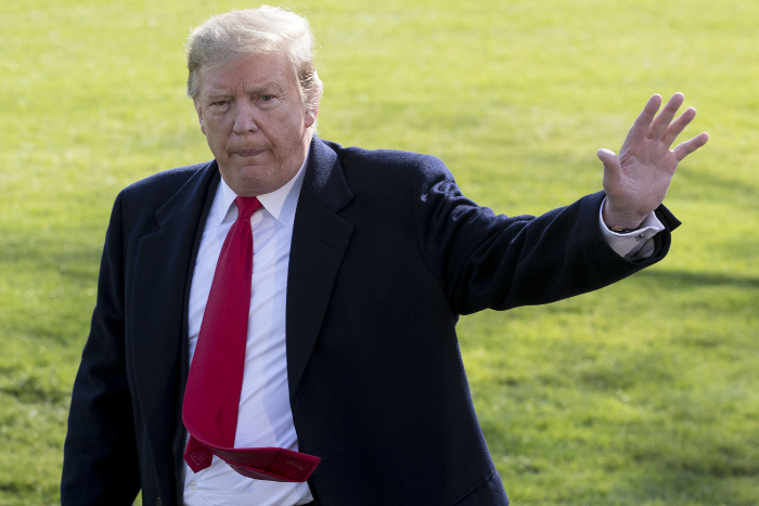 Трамп назвал "больными" демократов, настаивающих на факте сговора между ним и РФ