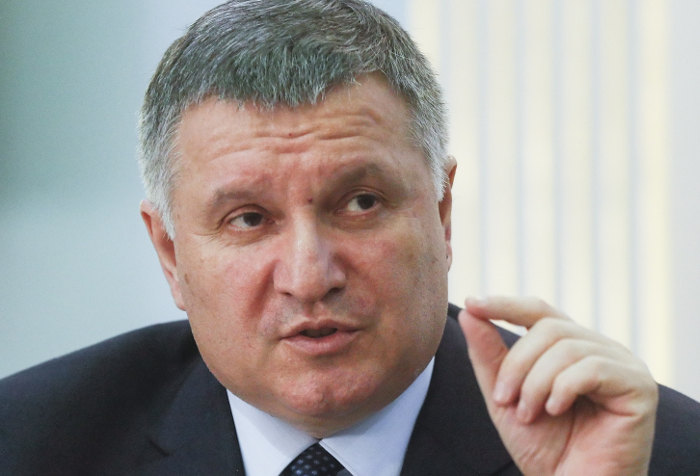 Глава МВД Украины нашел "аномальные участки" в ходе выборов президента