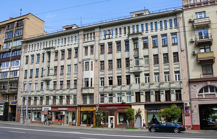 Дом с квартирой Маяковского в Москве признали памятником архитектуры