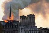 Загорелся собор Парижской Богоматери