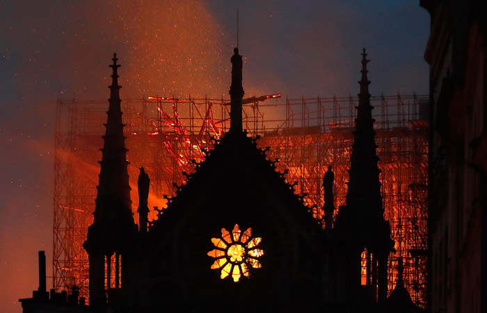 Пожар в соборе Парижской Богоматери. Обобщение