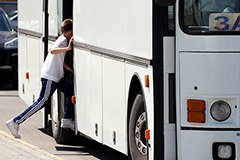 Эксперты не поддержали инициативу ГИБДД об ограничении скорости при перевозках детей