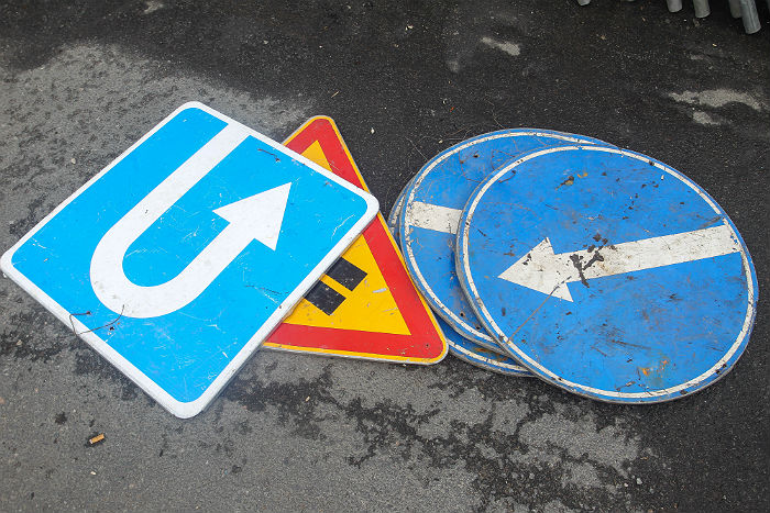 На российских улицах появятся уменьшенные дорожные знаки