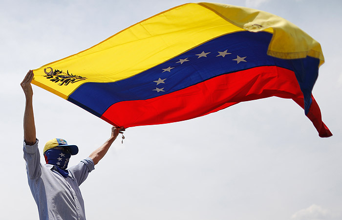 СМИ узнали о тайных переговорах венесуэльской оппозиции с близкими соратниками Мадуро