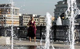 Москвичам пообещали дождливые будни и солнечные выходные