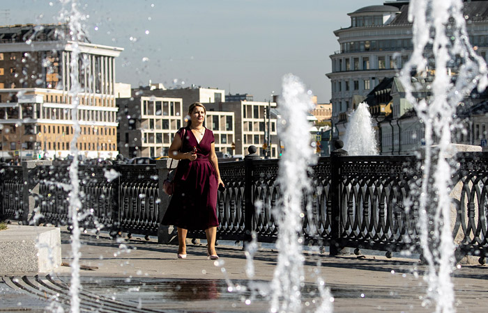 Москвичам пообещали дождливые будни и солнечные выходные