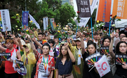 Тайвань первым в Азии легализовал однополые браки