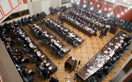 "Каждая наша ошибка вызовет огонь прямой наводкой противников Академии"