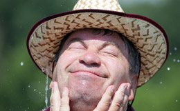 Москвичей предупредили об аномальной жаре в среду