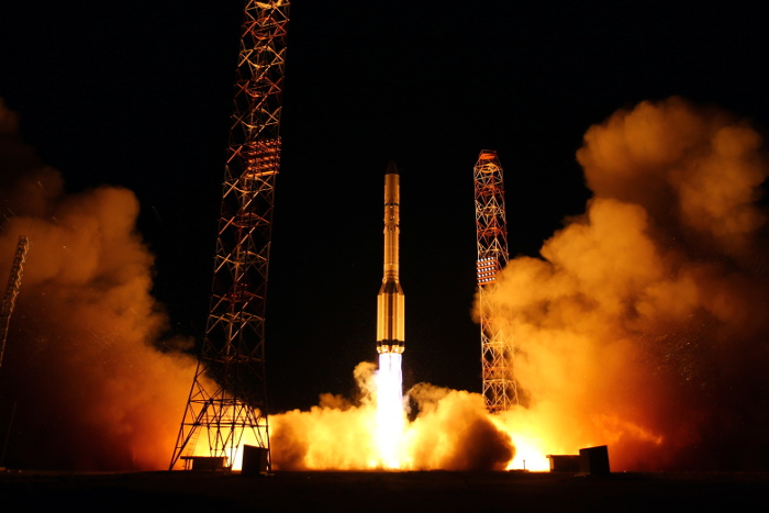 Мощнейший телекоммуникационный спутник РФ "Ямал-601" вышел на орбиту