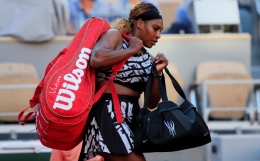 Серена Уильямс  проиграла родившейся в Москве американке на "Ролан Гаррос"