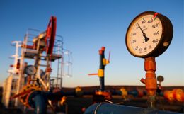 Добыча нефти в РФ за 2019 год повысилась на 2,8%