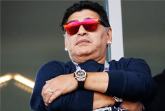 Марадона призвал МЮ нанять его главным тренером