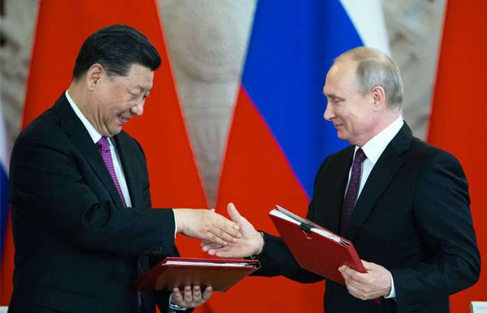 Путин в поздравлении Си Цзиньпину отметил готовность России к тесному диалогу с Китаем