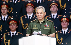 Шойгу предложил судить иностранцев за разрушение российских военных памятников