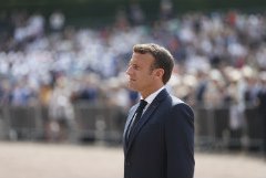 Макрон пообещал приехать в Россию на 75-летие Победы