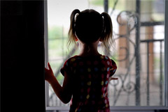 Минпросвещения проверит 18 иностранных агентств по усыновлению