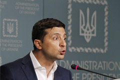 Зеленский назвал киевского чиновника с судимостью разбойником и выгнал с совещания