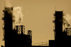 Добыча нефти в Иране опустилась до минимума за последние 30 лет