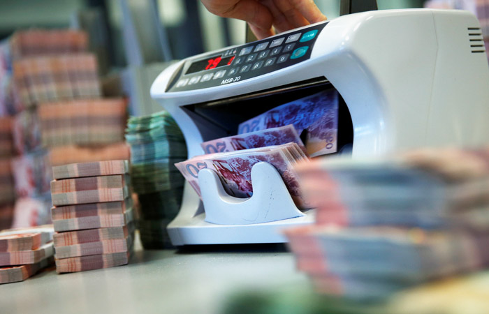 Грузия применит валютные интервенции из-за обесценивания лари от "туристического эмбарго"