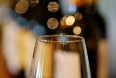 Во Франции назвали самое дорогое в мире вино