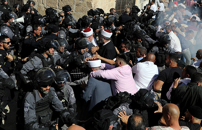 В Иерусалиме между мусульманами и полицией произошли столкновения