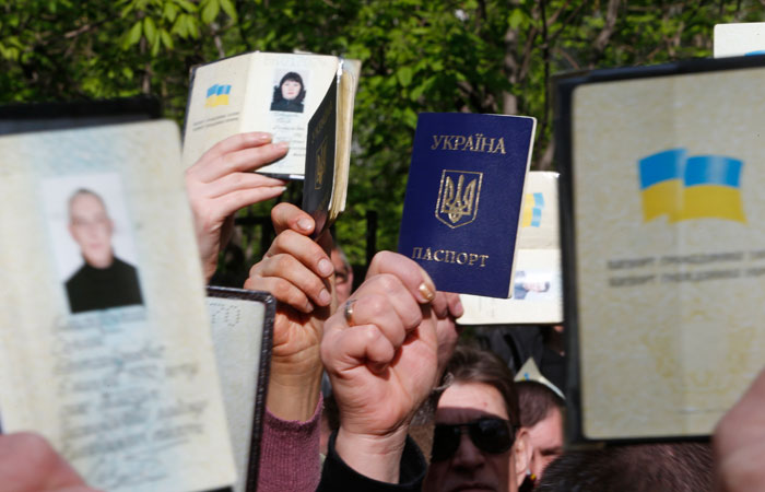 Украина упростит получение гражданства для россиян, ищущих политического  убежища