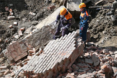 Инженер, задержанный по делу об обрушении стены в Новосибирске, отпущен под залог