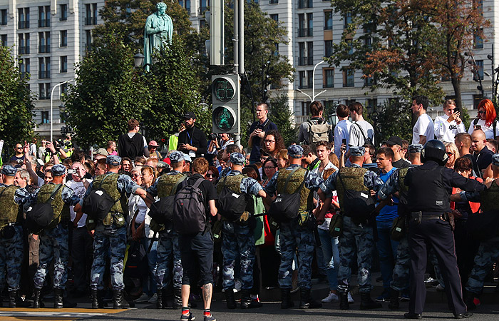 Полиция насчитала около 750 участников несогласованной акции в Москве