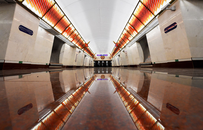 Беглов открыл три новые станции метро, но пассажиров на них не пустят