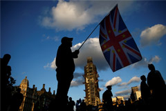 Британский парламент официально приостановит работу в понедельник