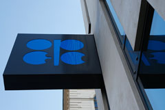 ОПЕК+ пообещал снизить добычу, не признав риск падения спроса. Обобщение