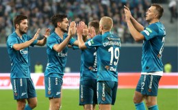 "Зенит" разгромил Рубин", забив пять мячей во втором тайме