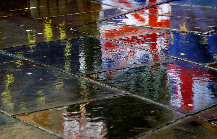 Британский парламент возобновил работу после приостановки премьером