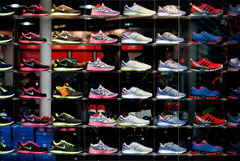 Каждая третья проданная в России пара кроссовок оказалась подделкой