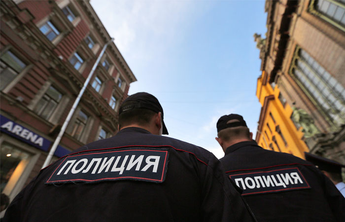 Путин подписал закон о праве полиции выносить предостережения россиянам
