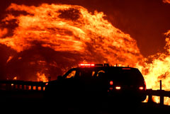 В Калифорнии объявили эвакуацию 200 000 человек из-за пожаров