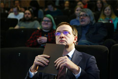 Мединский допустил "разведение" российских и иностранных фильмов в новогоднем прокате