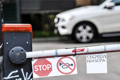 Сотрудники экстренных и коммунальных служб Москвы смогут сами открывать шлагбаумы и двери подъездов