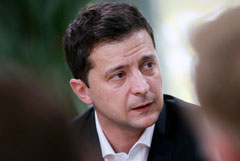 Зеленский предупредил о риске "тотальной войны" в Европе из-за Донбасса