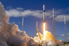 К МКС стартовала ракета Falcon 9 с грузовиком Cargo Dragon