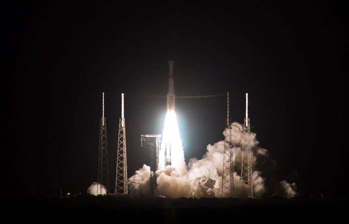 К МКС стартовал новейший корабль США с женщиной-манекеном и подарками к Рождеству