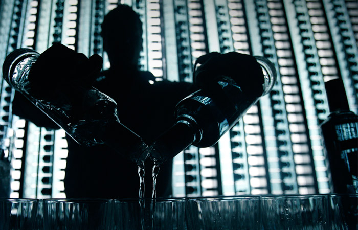 Роспотребнадзор рекомендовал разбавлять крепкий алкоголь водой 1 к 3