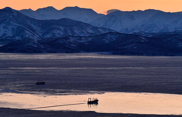 В порт Петропавловска-Камчатского зашло иностранное судно, экипаж которого оказался в бедственном положении